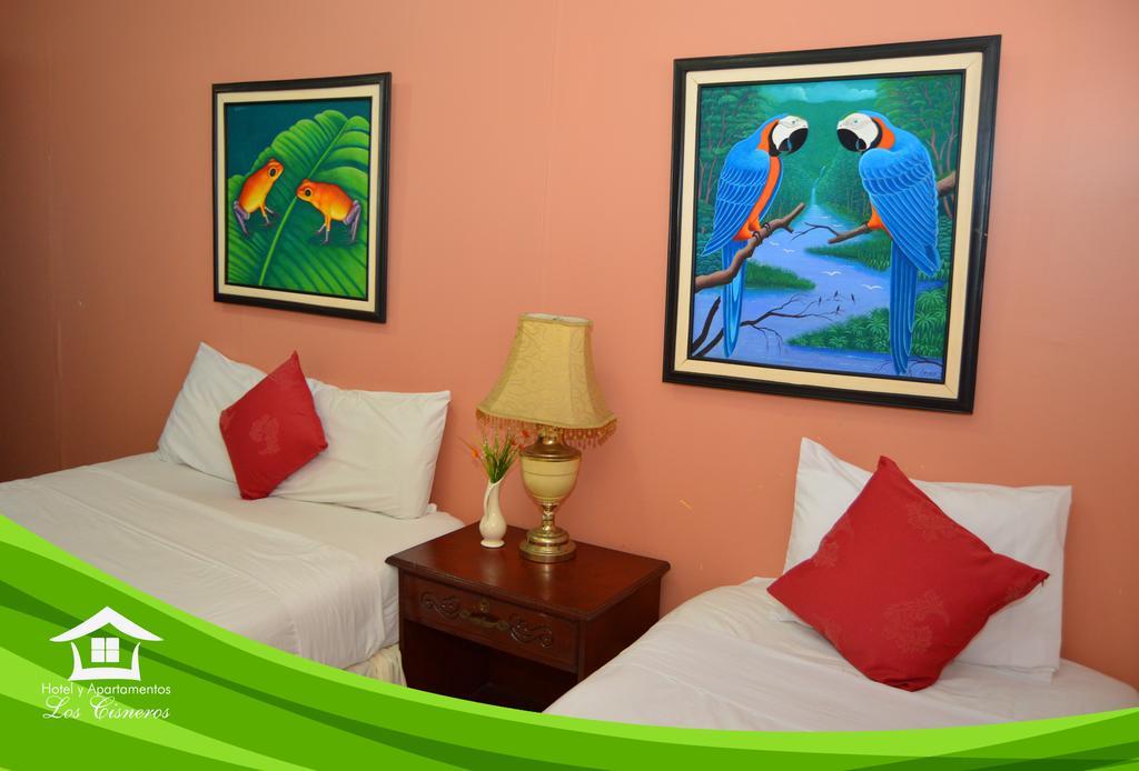 Y Cisneros Hotel 3*