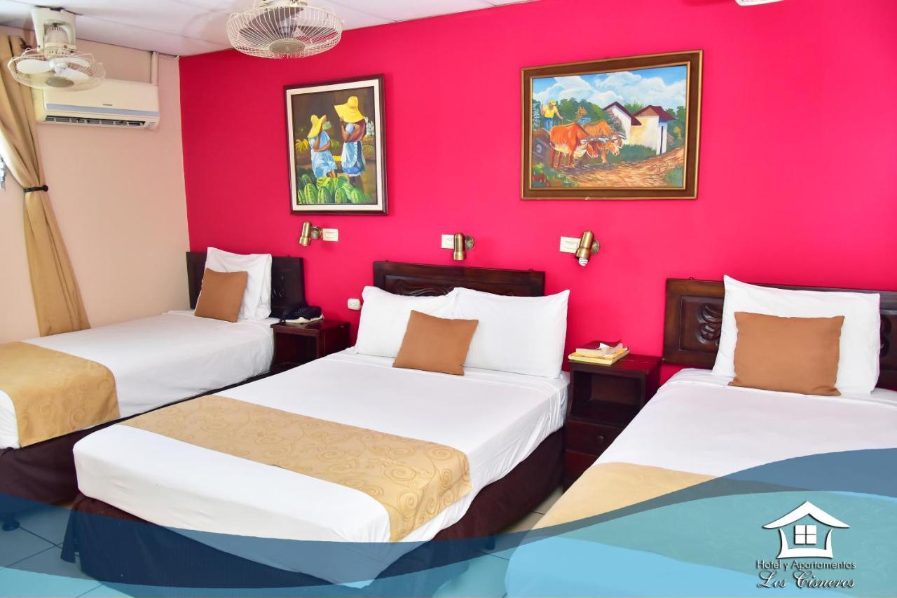 Y Cisneros Hotel 3*