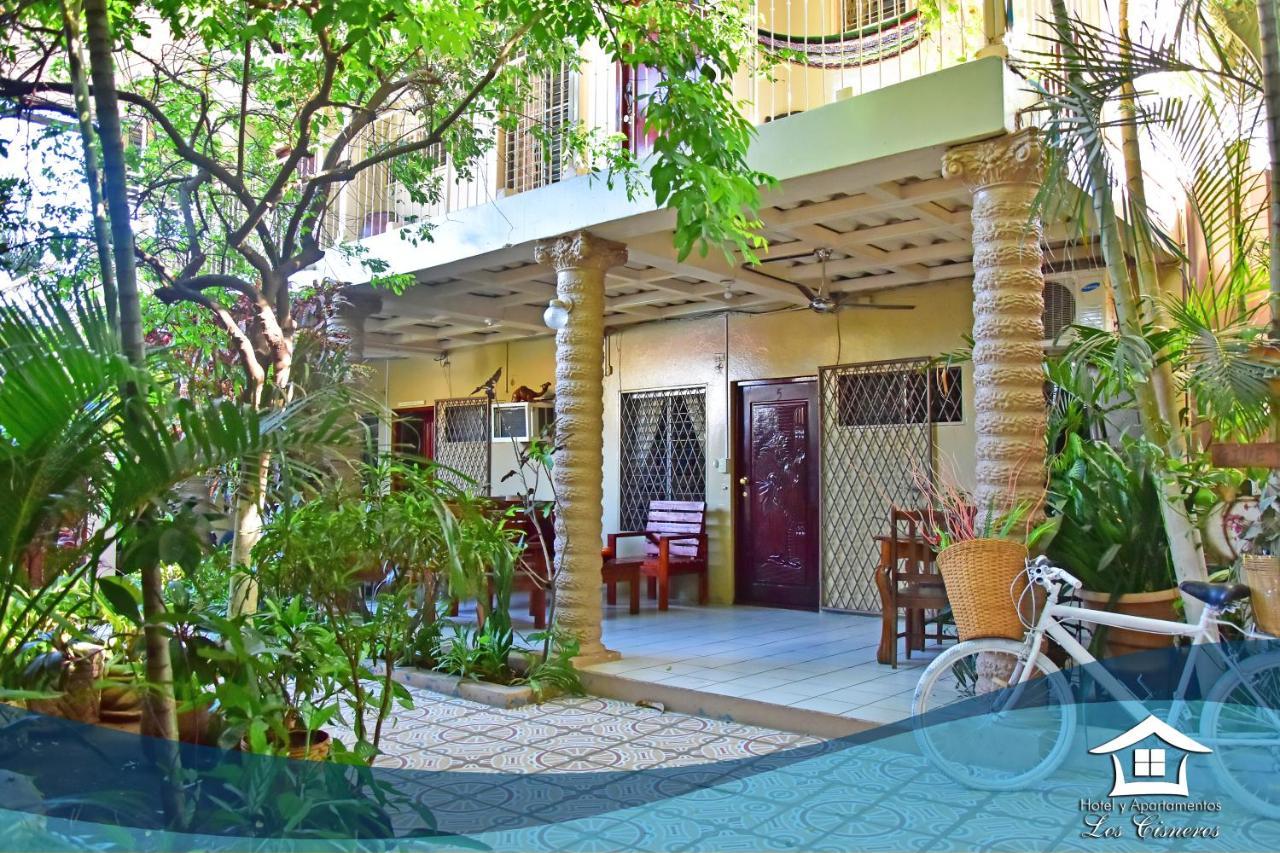Y Cisneros Hotel