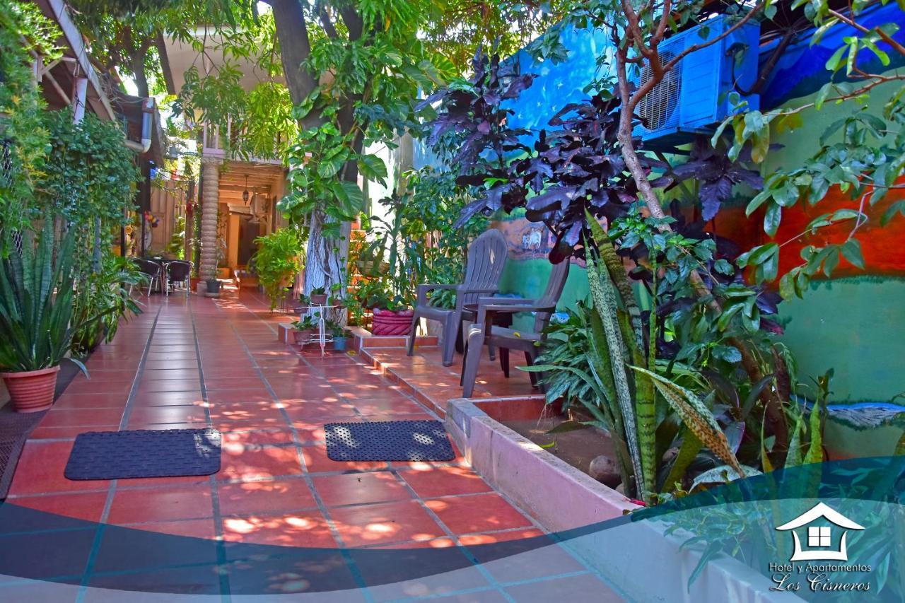 Y Cisneros Hotel Managua