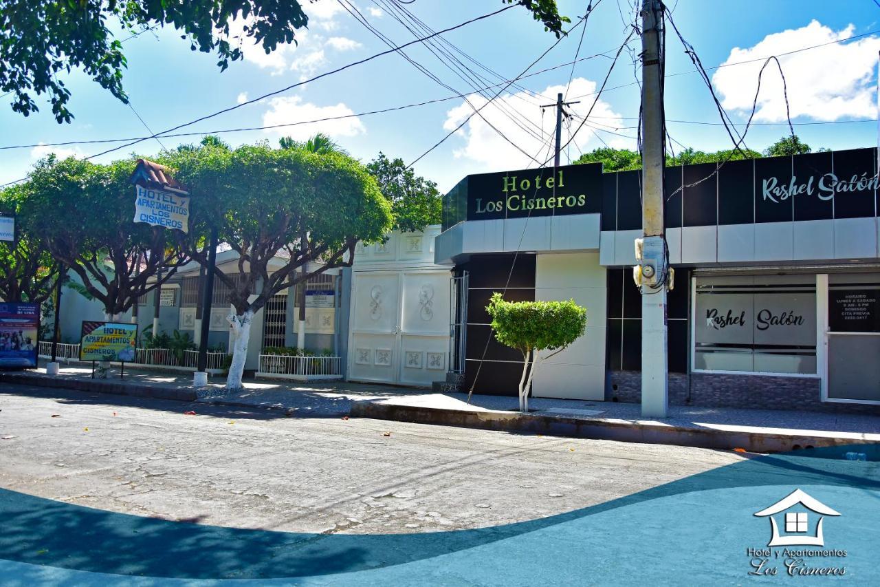Hotel Y Cisneros 3*