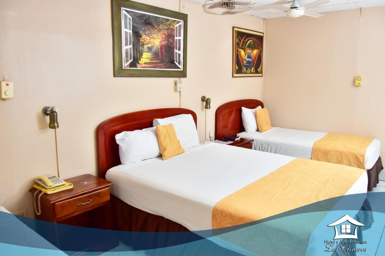 Y Cisneros Hotel 3*