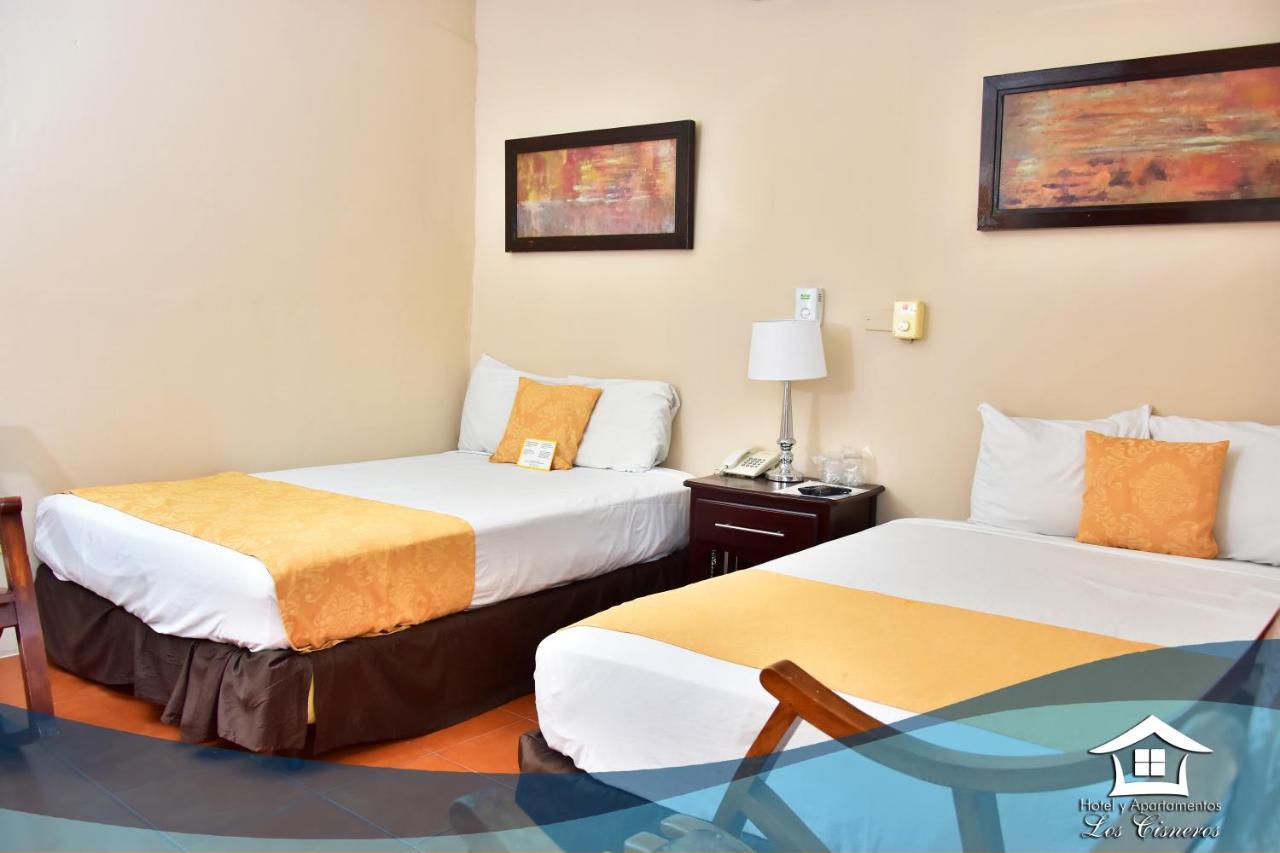 Hotel Y Cisneros 3*
